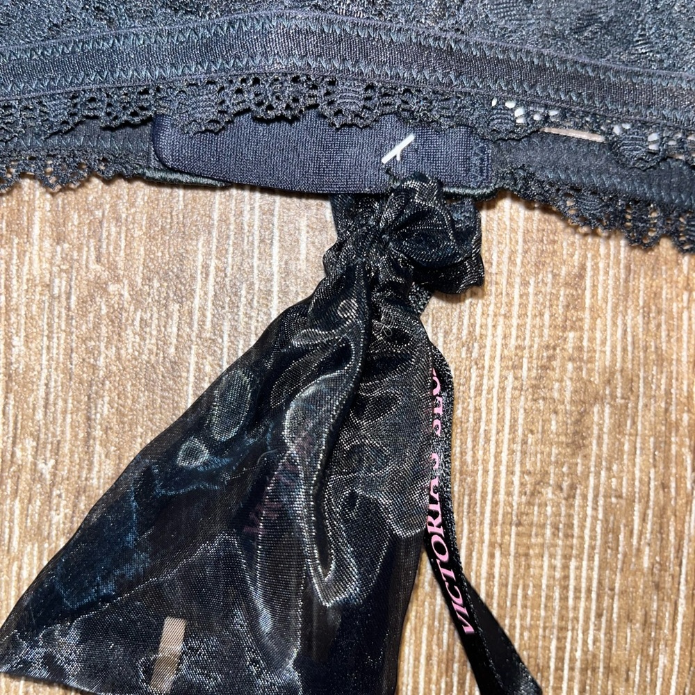 NWOT Victoria’s Secret Black Very Sexy Bralette Lace Lingerie Bra Size small - Picture 2 of 5